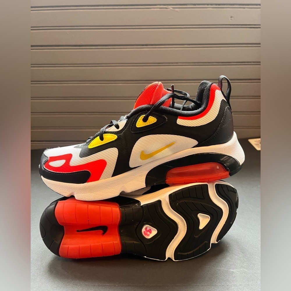 Nike Air Max 200 Low Size 5Y (GS) Kids Athletic Shoes - Picture 8 of 9
